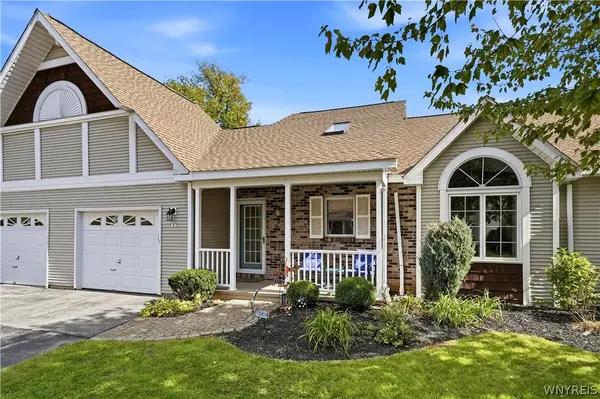 8 Sweet Bay Lane, Williamsville, NY 14221