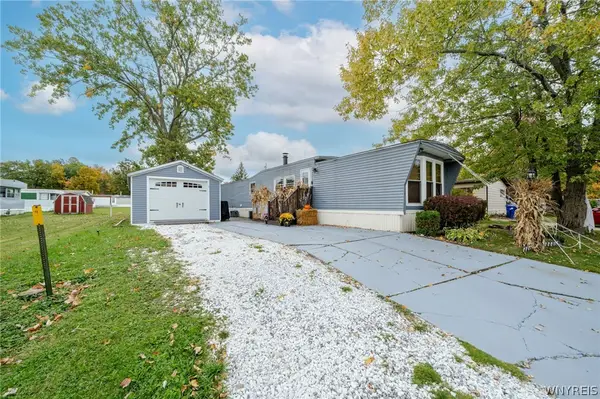 134 East Canyon, Hamburg, NY 14075