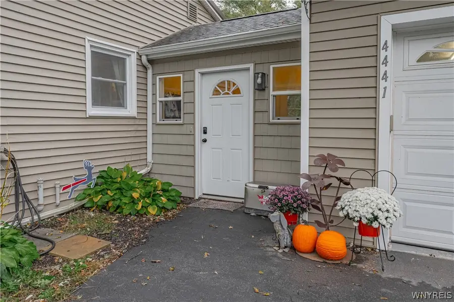 4441 Ridge Road, Lockport, NY 14094 - #2