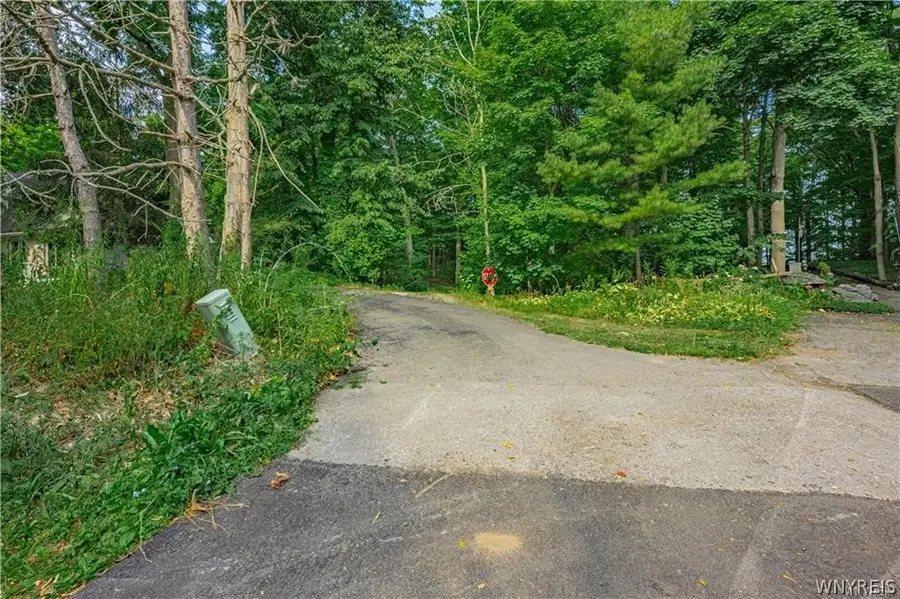 17 Gothic Ledge, Lockport, NY 14094 - #3
