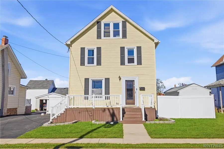 15 Freeman Avenue, Middleport, NY 14105 - #2