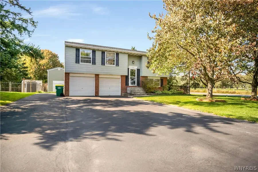 5300 Greenview Drive, Lockport, NY 14094 - #2