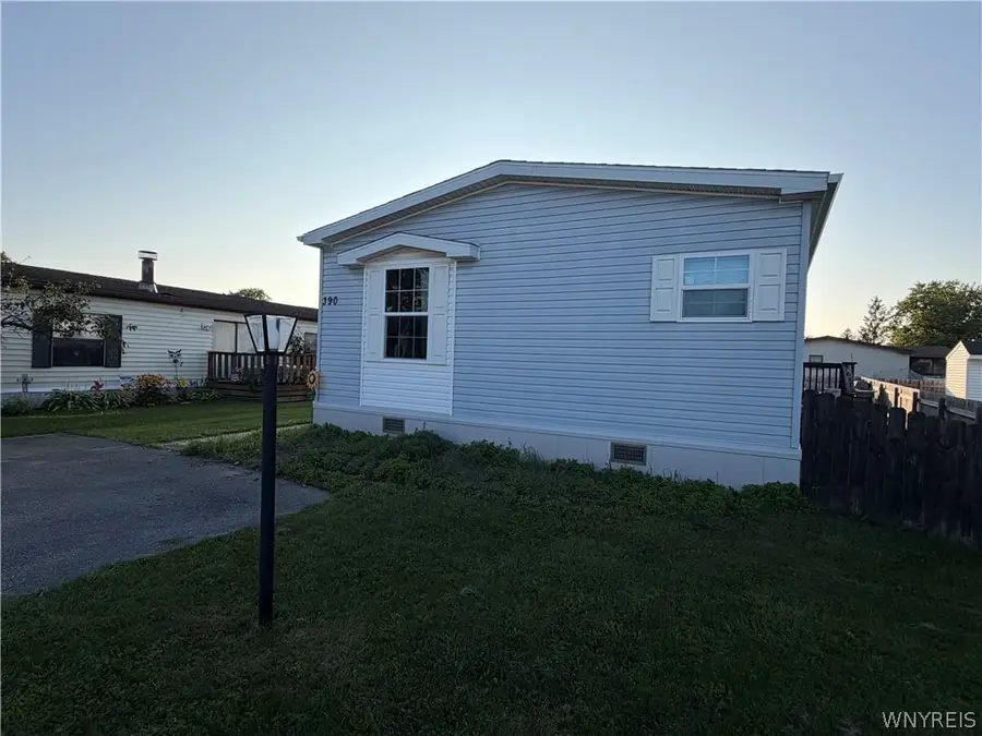 390 Birchwood Drive, Lockport, NY 14094 - #2