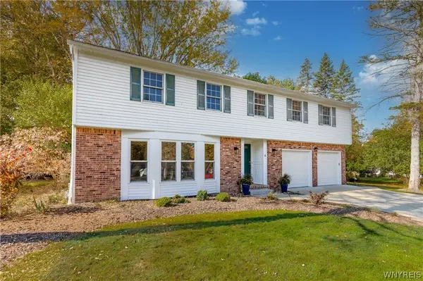 6 Stonehenge Court, Orchard Park, NY 14127