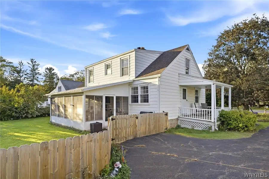 1656 Saunders Sett Road, Niagara Falls, NY 14304 - #3