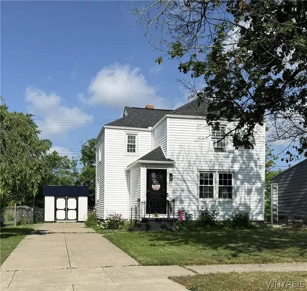 18 Saint Martins Place, Buffalo, NY 14220