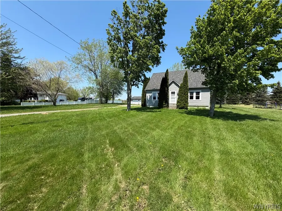 7453 Lincoln Avenue Extension, Lockport, NY 14094 - #3