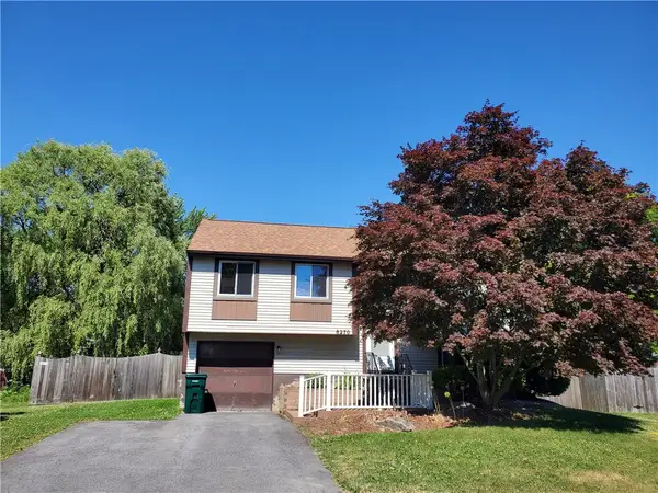 8270 Carnation Drive, Baldwinsville, NY 13027