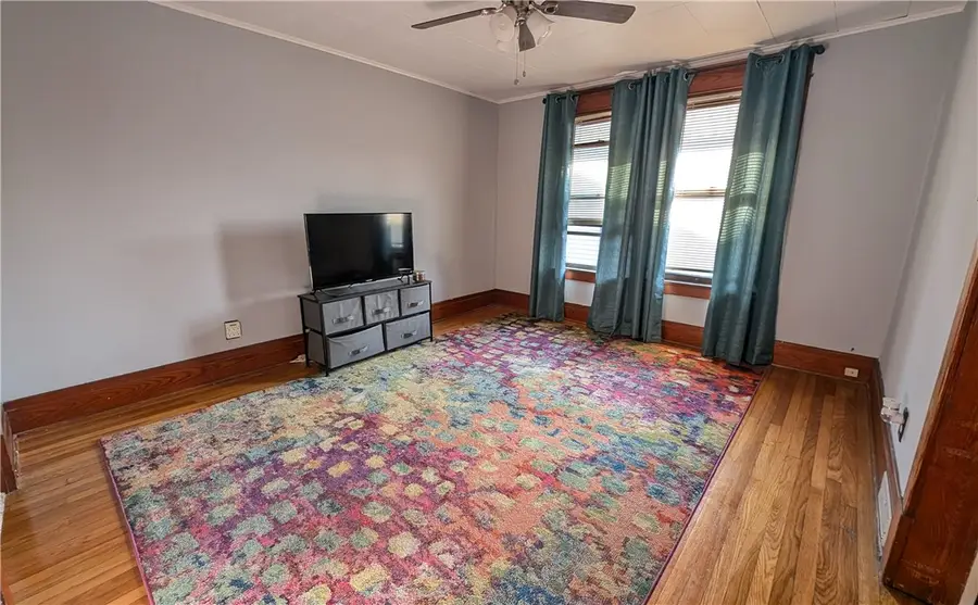 32 E Hazeltine Avenue, Buffalo, NY 14217 - Image #3