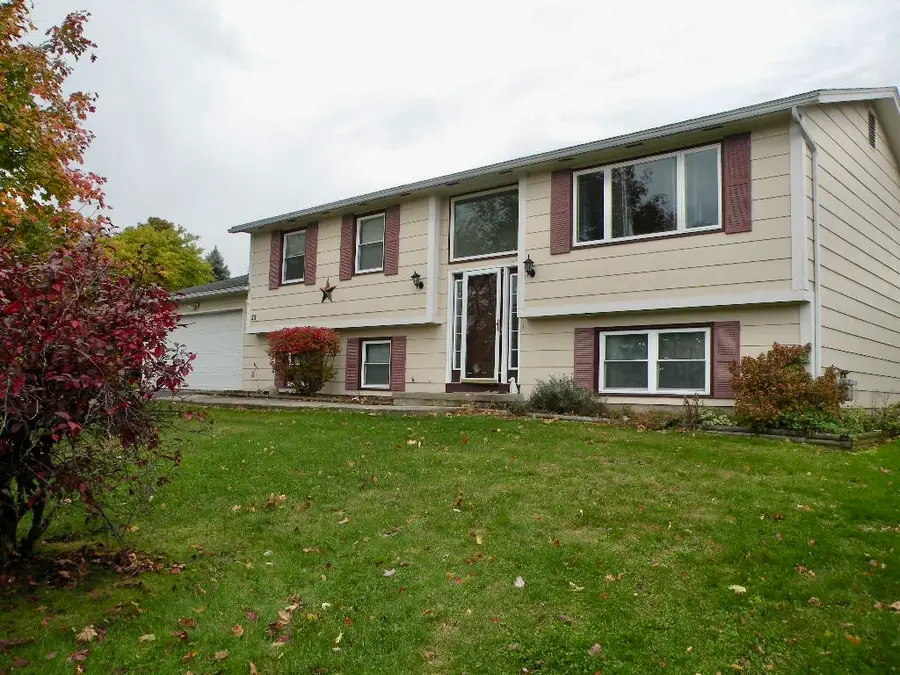 33 Groveview Circle, Rochester, NY 14612 - #3