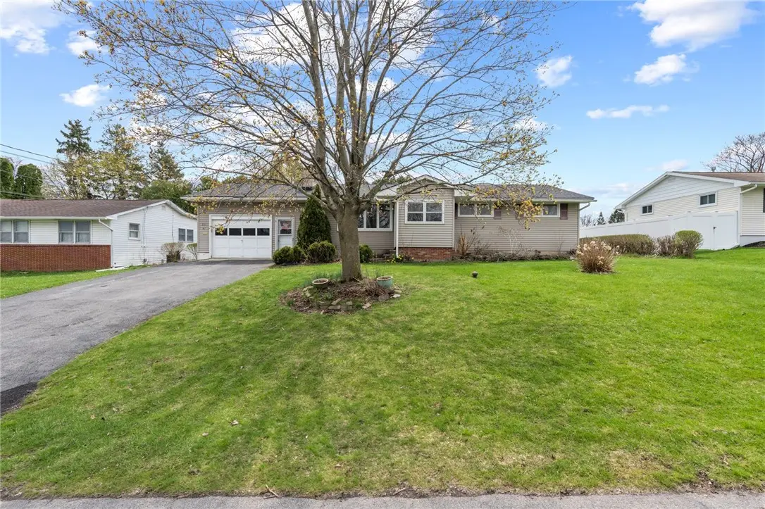 211 Charlane Parkway, Syracuse, NY 13212 - Image #1