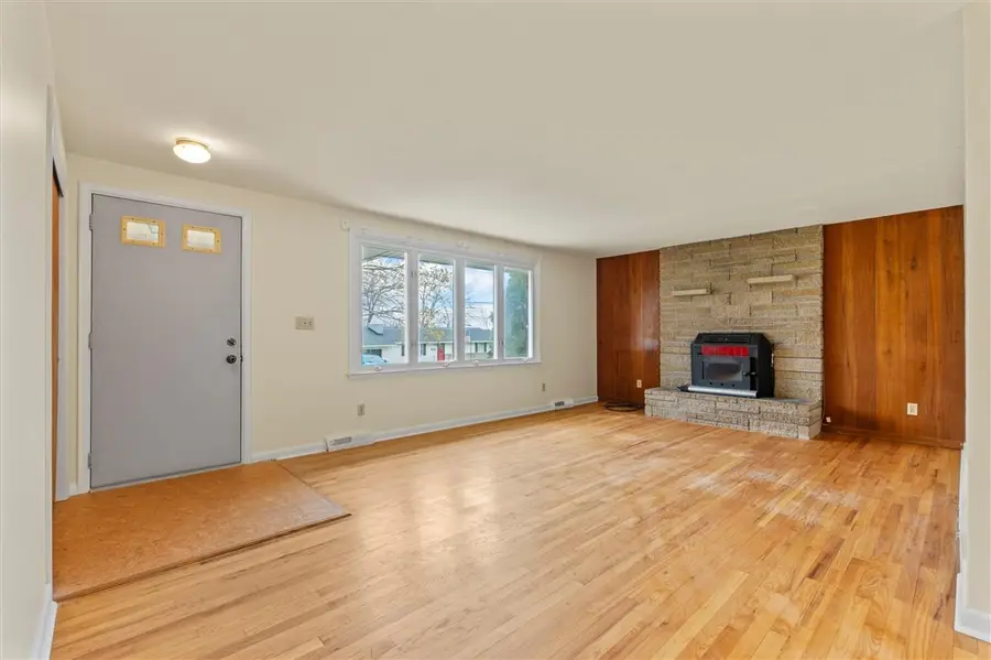 211 Charlane Parkway, Syracuse, NY 13212 - Image #3