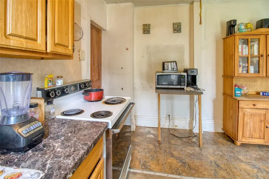 348 Hayward Avenue, Rochester, NY 14609 - Image #2