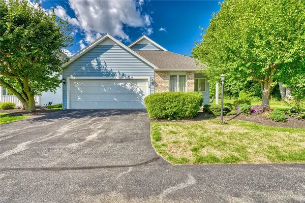 74 Sunburst Circle, Fairport, NY 14450