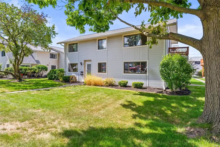 567 Eastbrooke Lane, Rochester, NY 14618 - Image #2