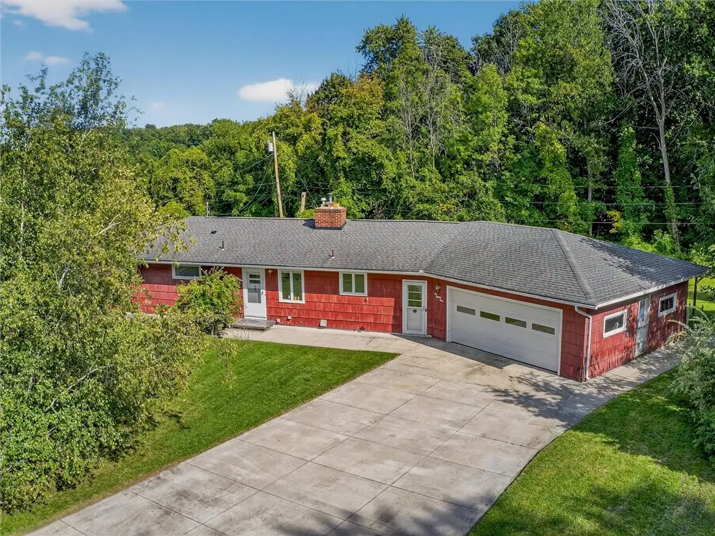 1084 Cherry Hill Lane, Webster, NY 14580 - Image #1