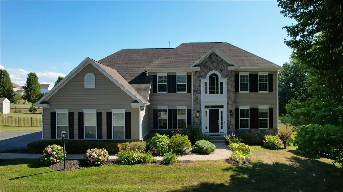 5959 Woodside Circle, Farmington, NY 14425 - Image #1