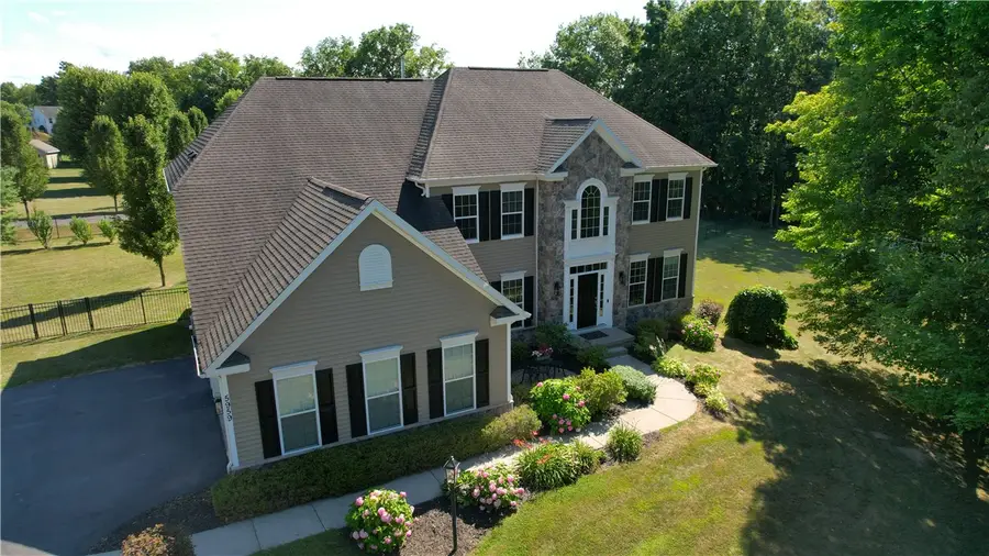 5959 Woodside Circle, Farmington, NY 14425 - Image #3