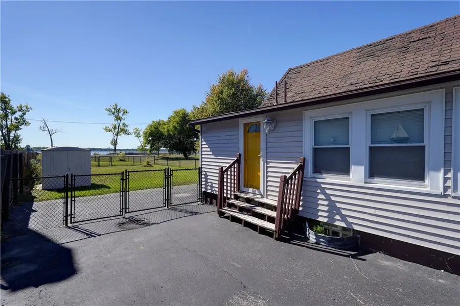 2331 Edgemere Drive, Rochester, NY 14612 - Image #2