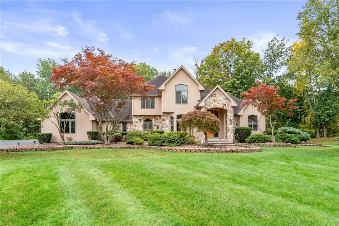 33 Crossbow Drive, Penfield, NY 14526 - #1