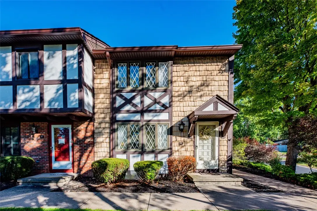 5 New Wickham Drive, Penfield, NY 14526 - #1