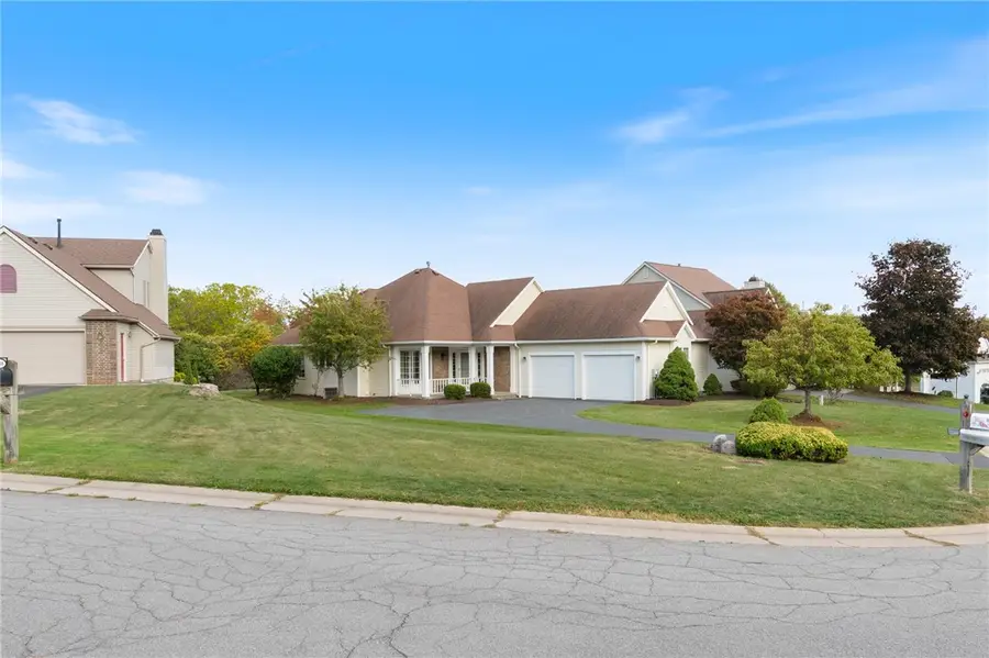 4916 Bramblewood Trail, Canandaigua, NY 14424 - Image #2