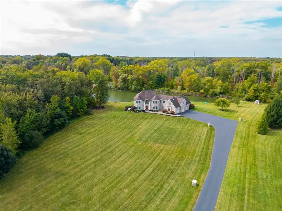 51 Stablegate Drive, Webster, NY 14580 - Image #2