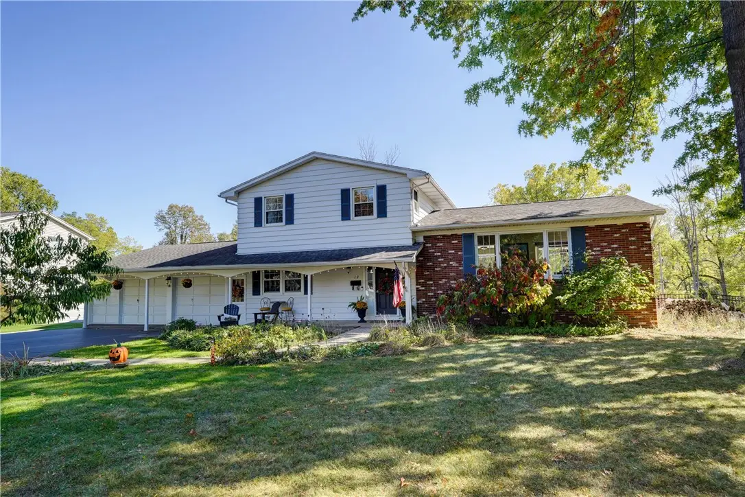 12 Creekside Drive, Honeoye Falls, NY 14472 - Image #1