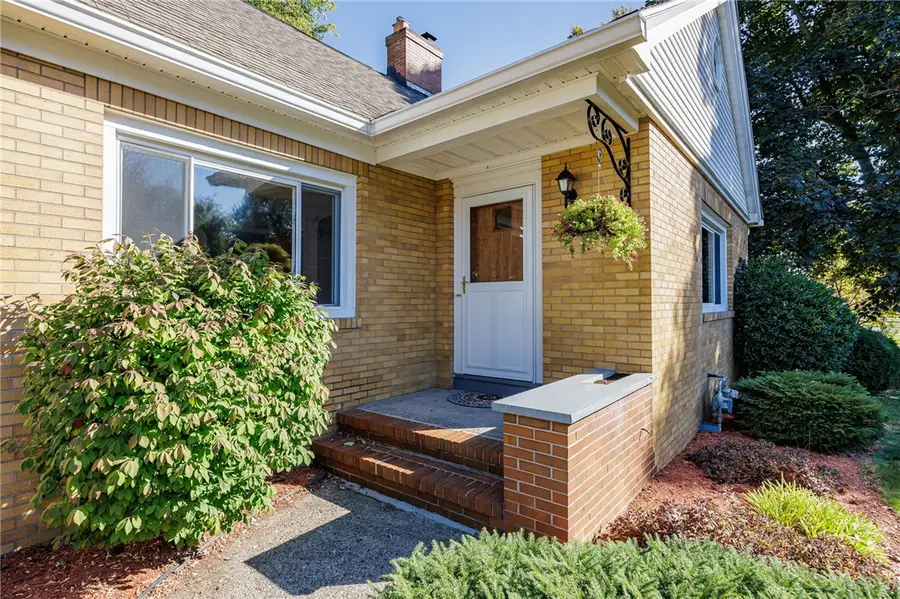 127 Ridgemont Drive, Rochester, NY 14626 - Image #2