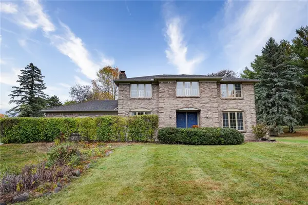 2 Foxpointe Circle, Fairport, NY 14450