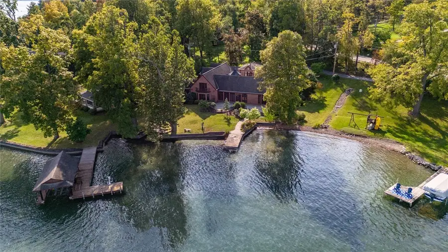 4331 Tichenor Point Dr, Canandaigua, NY 14424 - Image #2