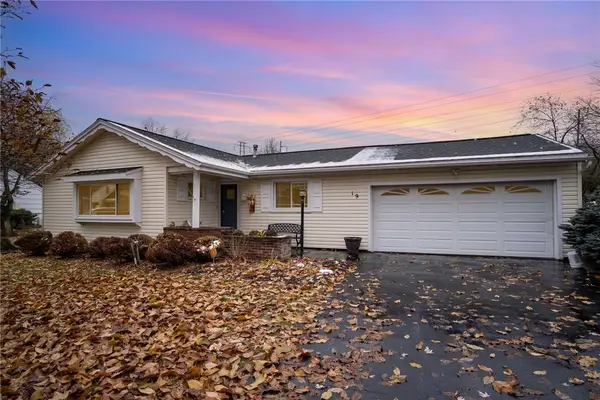 19 Del Verde Rd, Rochester, NY 14624