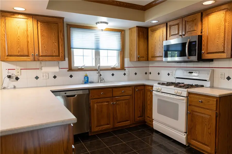 302 Pinebrook Drive, Rochester, NY 14616 - Image #3