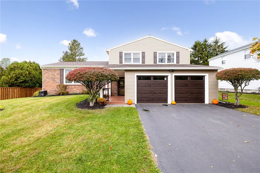 5838 Walnut Drive, Farmington, NY 14425 - Image #1