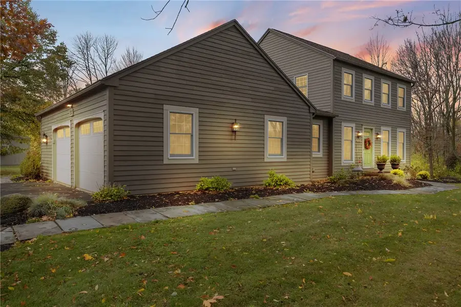 385 Basket Road, Webster, NY 14580 - Image #2