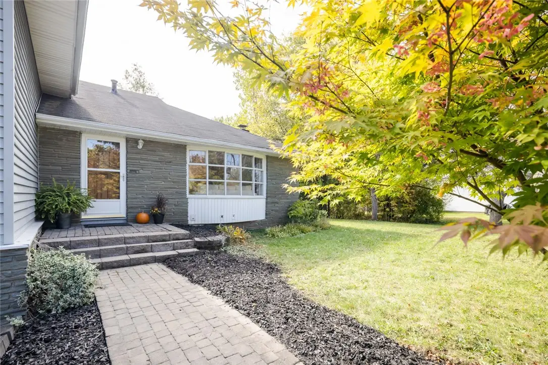 32 Clearview Drive, Pittsford, NY 14534 - Image #1