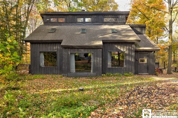 3381 Kickbush Gulf, Eden, NY 14057