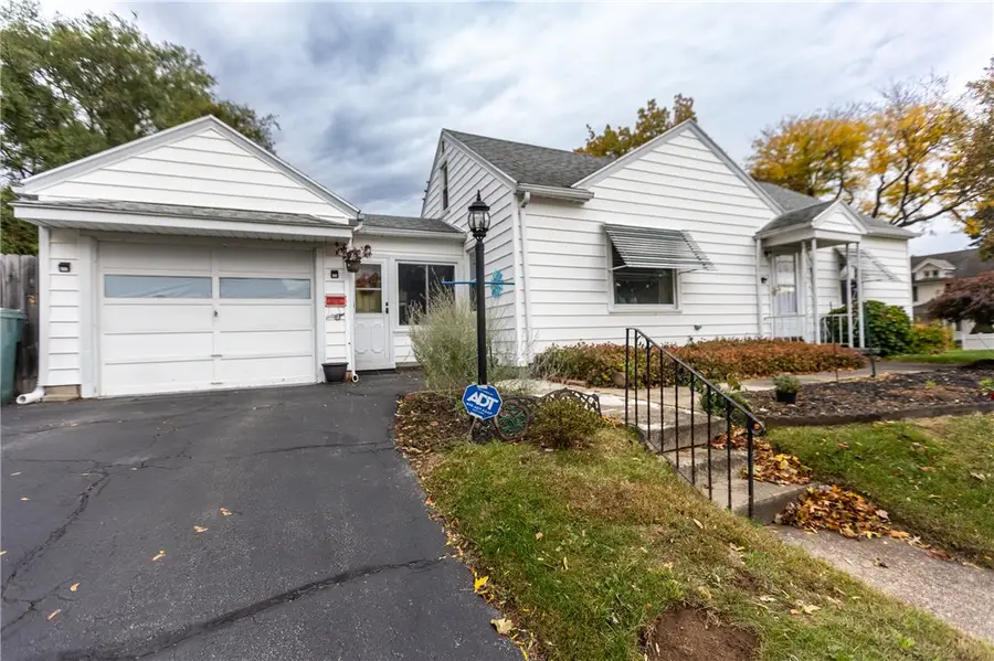 88 Colebourne Rd, Rochester, NY 14609 - Image #2