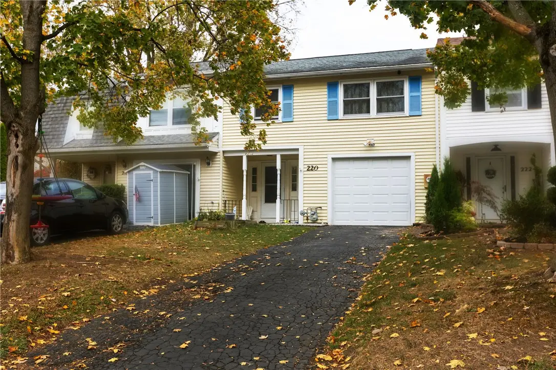 220 Willow Pond, Penfield, NY 14526 - Image #1