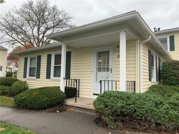 26 Heron Way S, Fairport, NY 14450