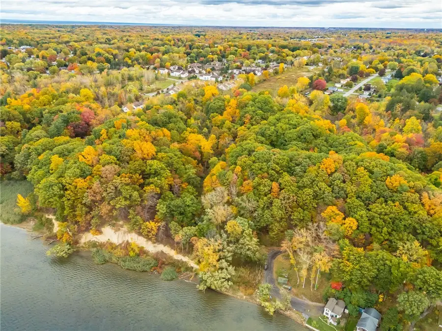 70 Avalon Trail, Webster, NY 14580 - Image #2