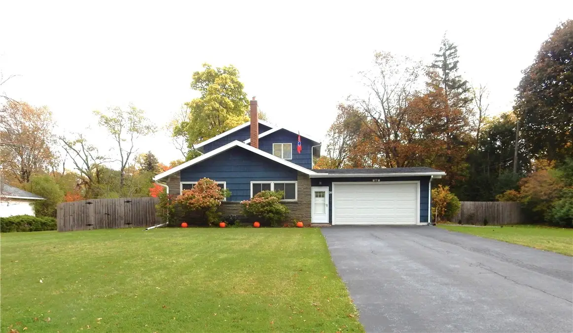 26 Williamsburg Road, Pittsford, NY 14534 - Image #1