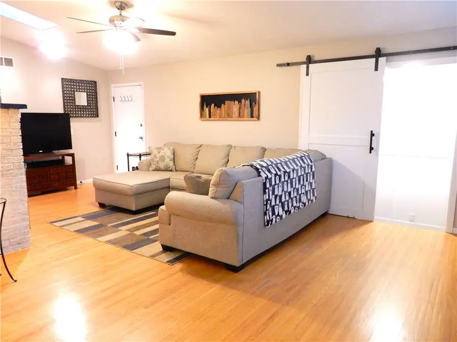 26 Williamsburg Road, Pittsford, NY 14534 - Image #2