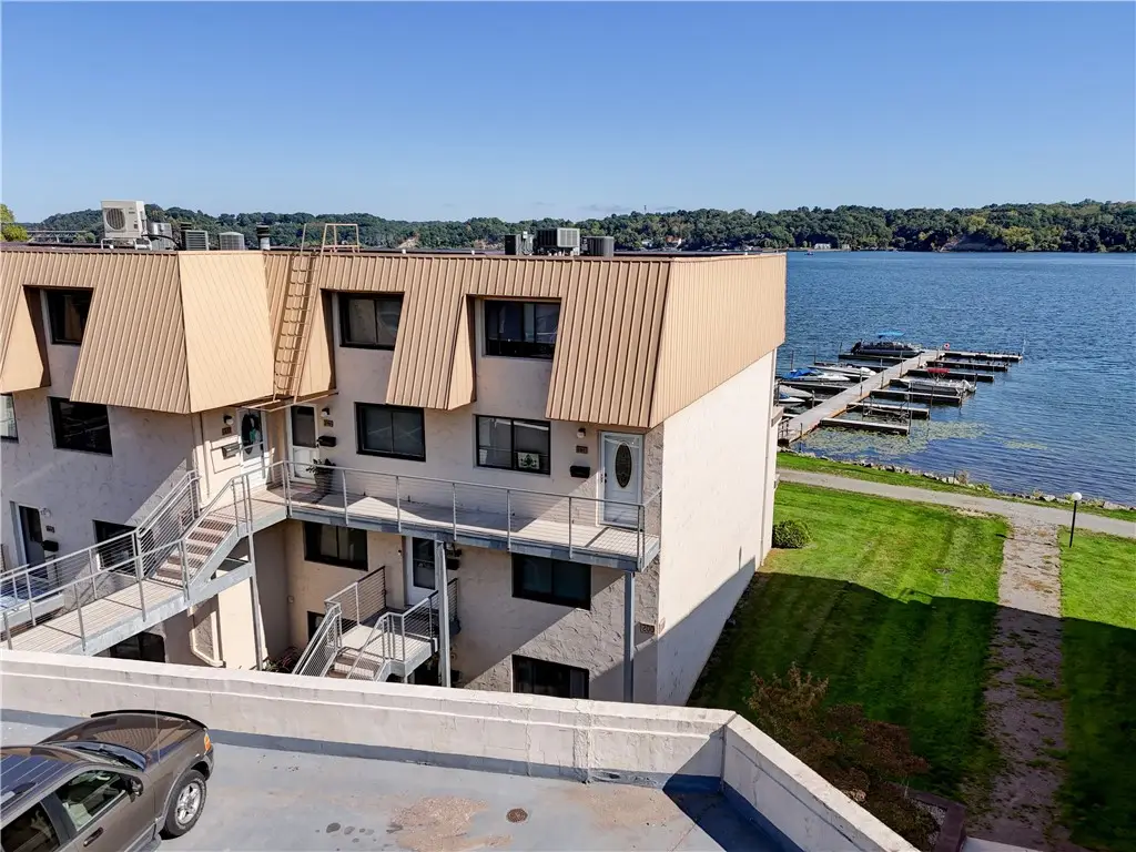 281 Bay Village Drive, Rochester, NY 14609 - Image #1