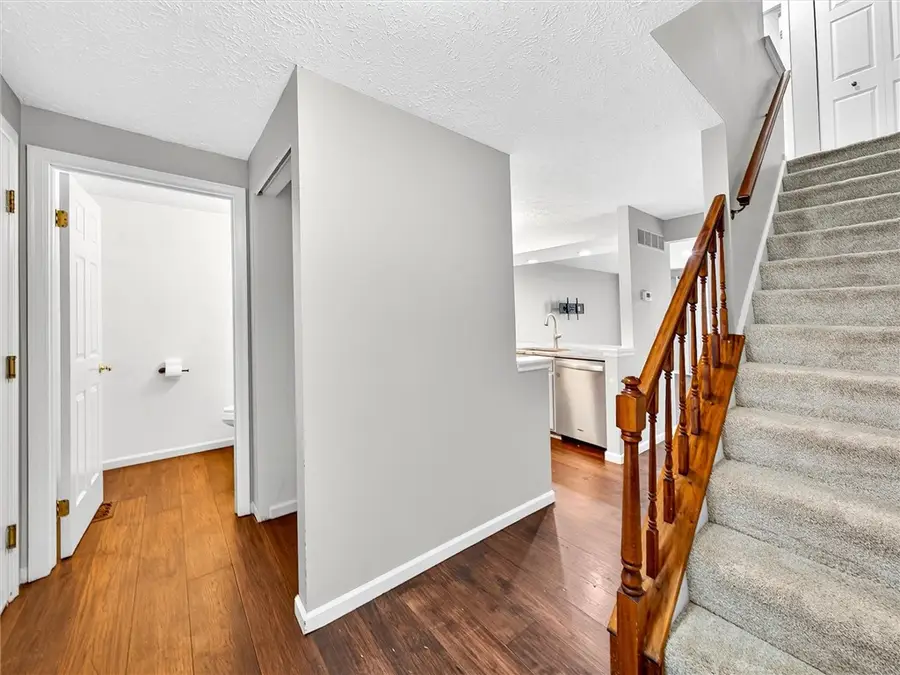 86 Broxbourne Drive, Fairport, NY 14450 - Image #3