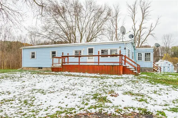 6928 State Route 31 E, Newark, NY 14513