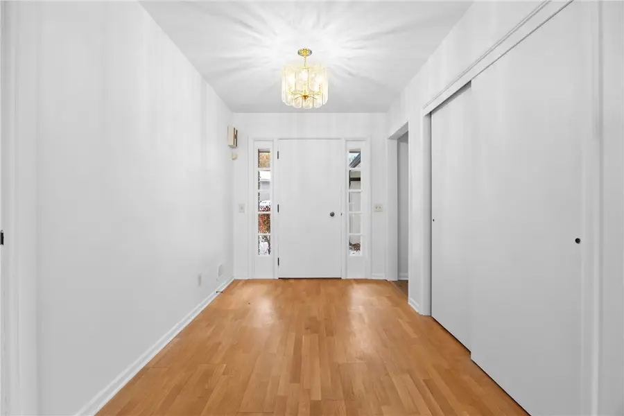 18 S Pittsford Hill Lane, Pittsford, NY 14534 - Image #3