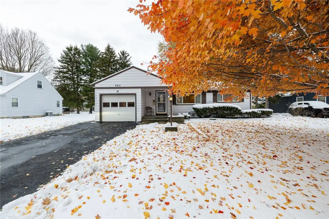 982 Gravel Road, Webster, NY 14580 - Image #1