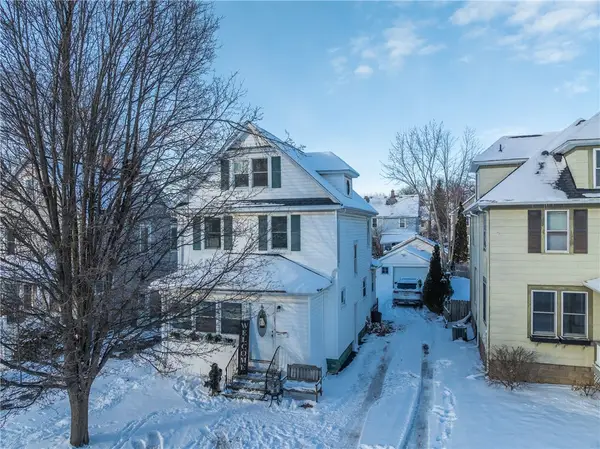 18 Deland Park A, Fairport, NY 14450