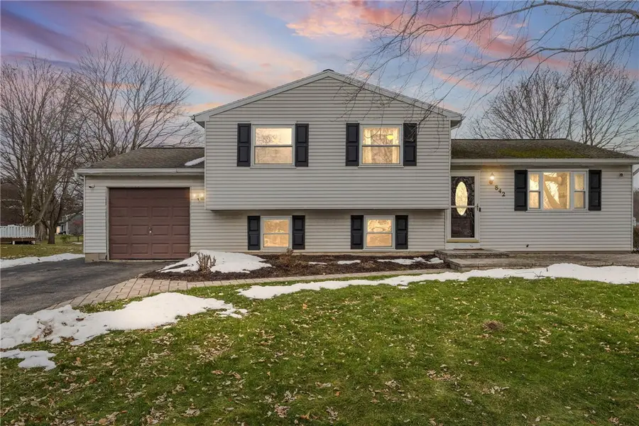 842 Independence Drive, Webster, NY 14580 - Image #2